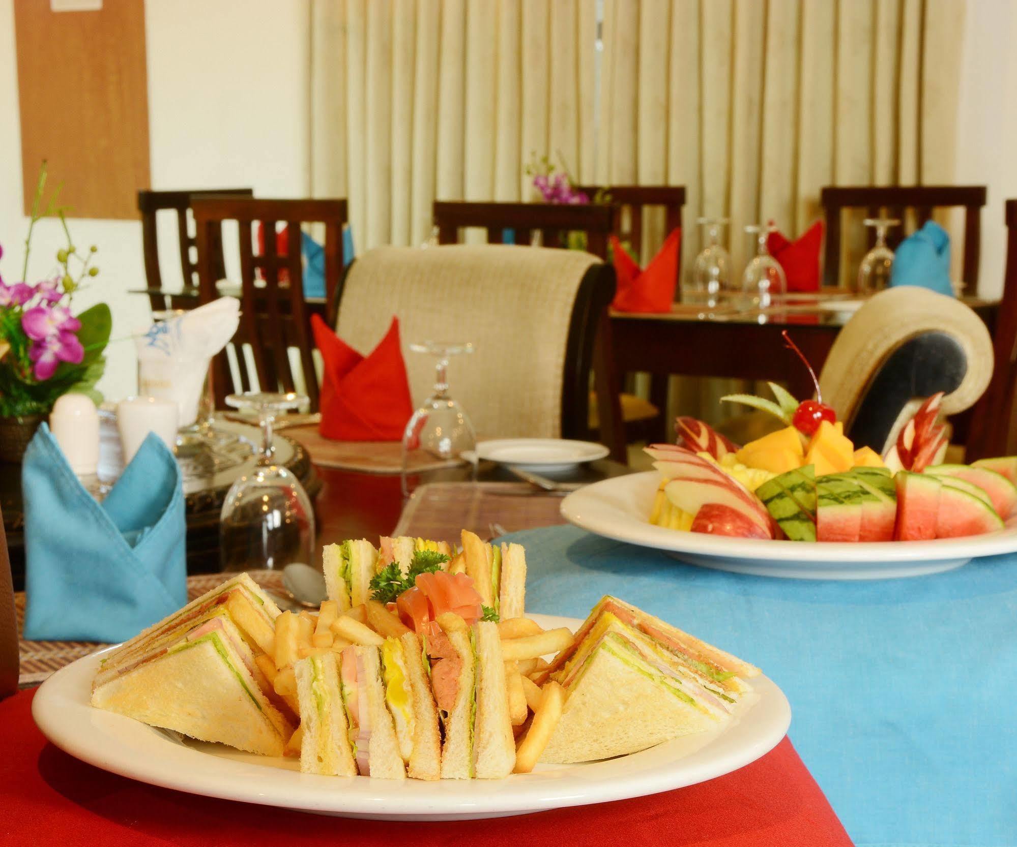 Mount Breeze Hotel Dehiwala-Mont Lavinia Extérieur photo