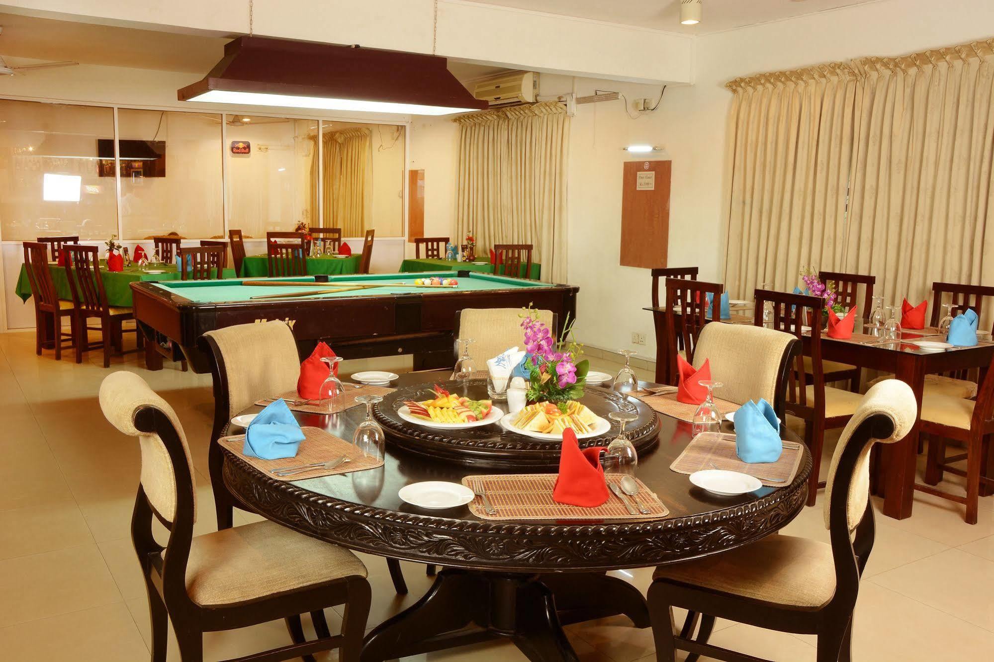 Mount Breeze Hotel Dehiwala-Mont Lavinia Extérieur photo