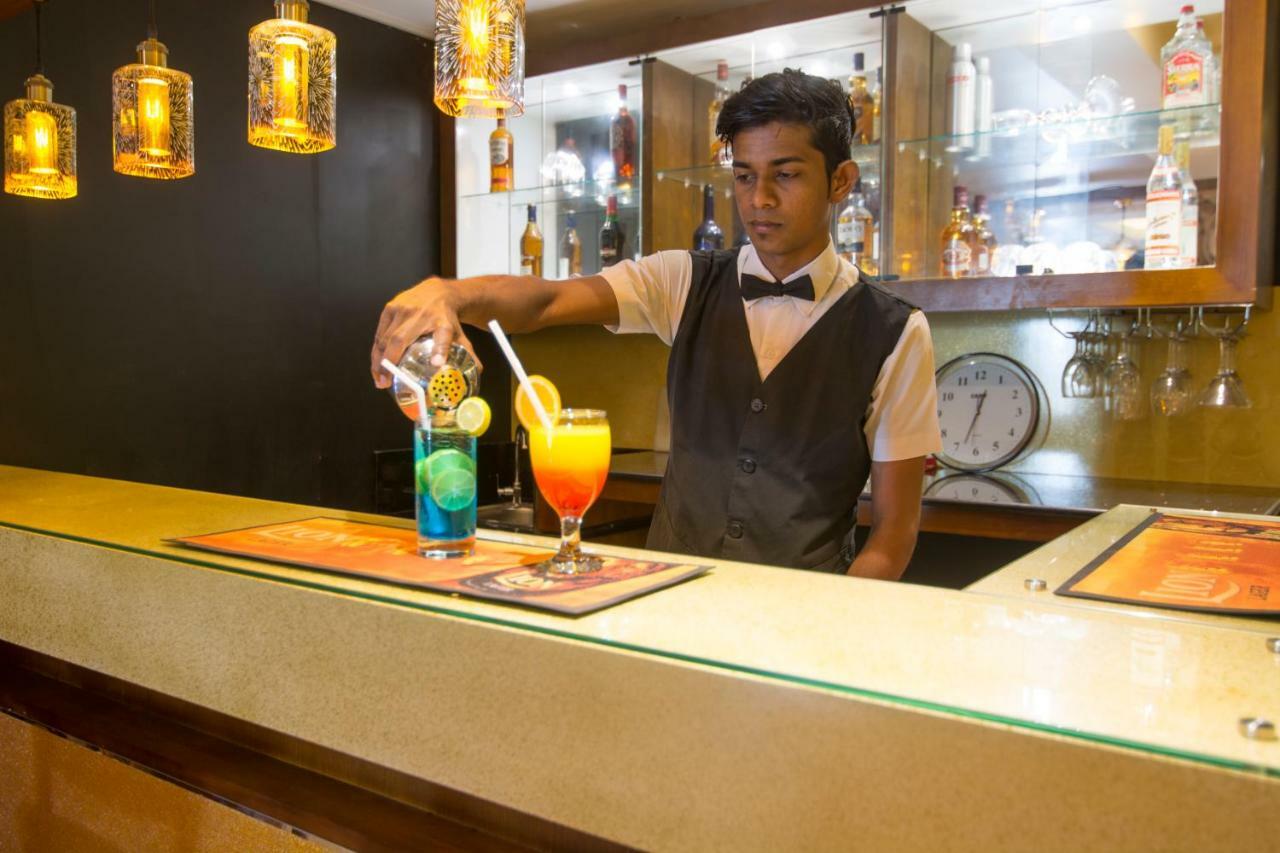 Mount Breeze Hotel Dehiwala-Mont Lavinia Extérieur photo